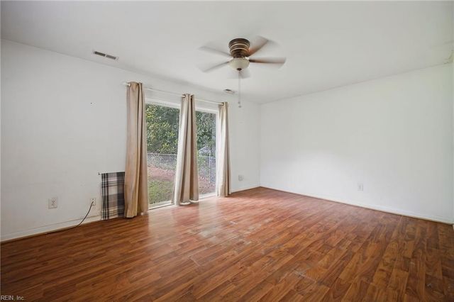 116 Greenland DR, Yorktown, VA 23693