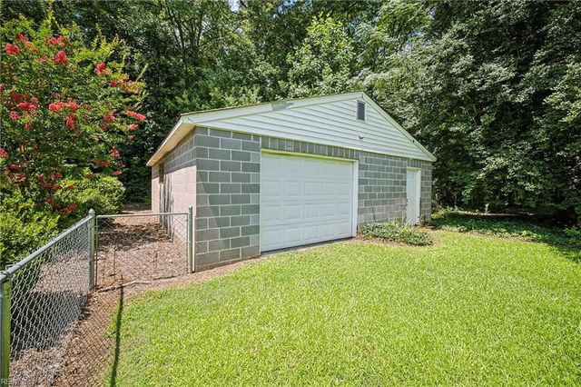 116 Greenland DR, Yorktown, VA 23693