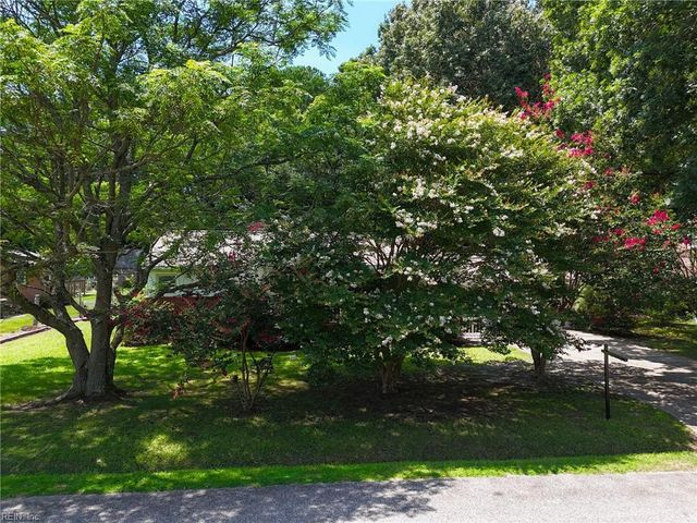 116 Greenland DR, Yorktown, VA 23693