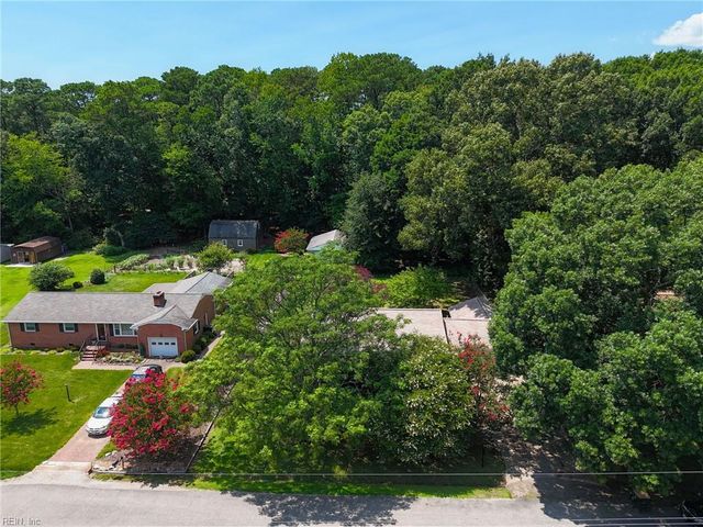 116 Greenland DR, Yorktown, VA 23693