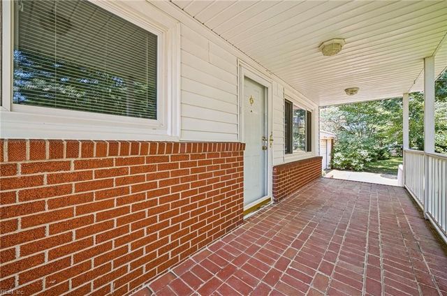 116 Greenland DR, Yorktown, VA 23693