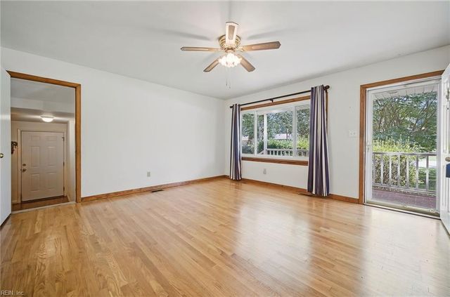 116 Greenland DR, Yorktown, VA 23693