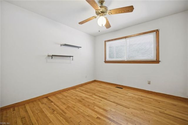 116 Greenland DR, Yorktown, VA 23693
