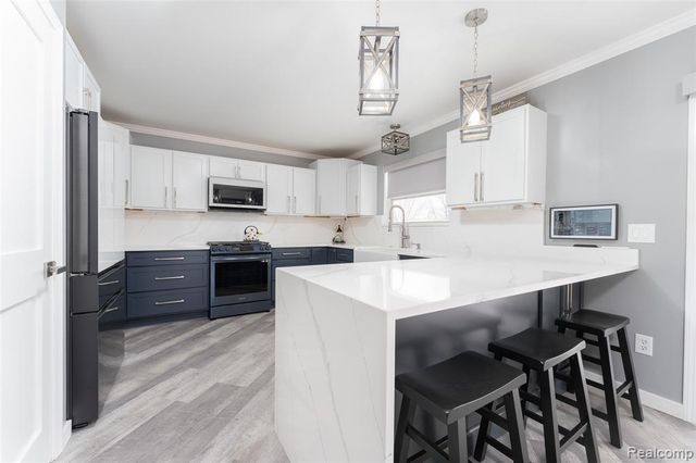 2686 Magnolia Garden Drive, Howell, MI 48843