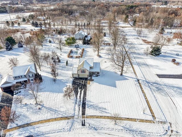 2686 Magnolia Garden Drive, Howell, MI 48843