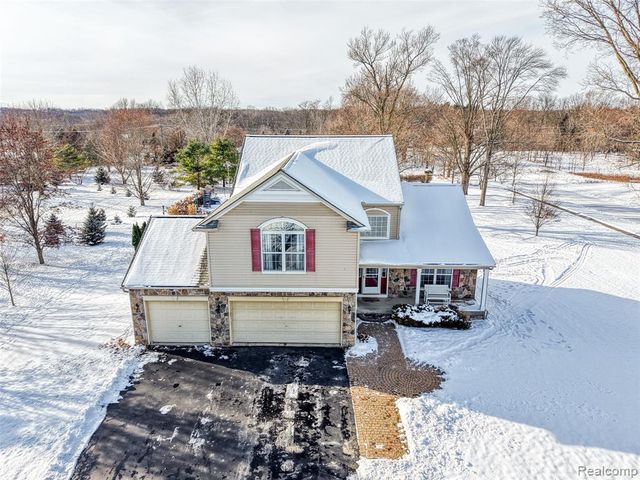 2686 Magnolia Garden Drive, Howell, MI 48843