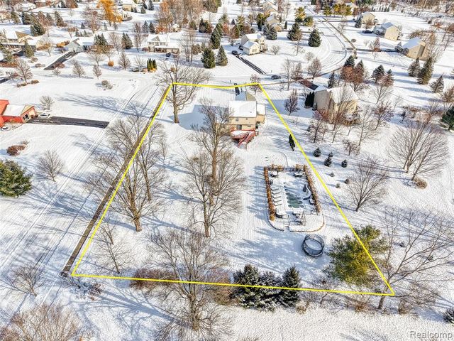 2686 Magnolia Garden Drive, Howell, MI 48843