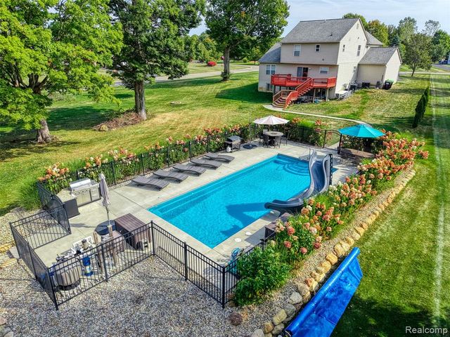 2686 Magnolia Garden Drive, Howell, MI 48843