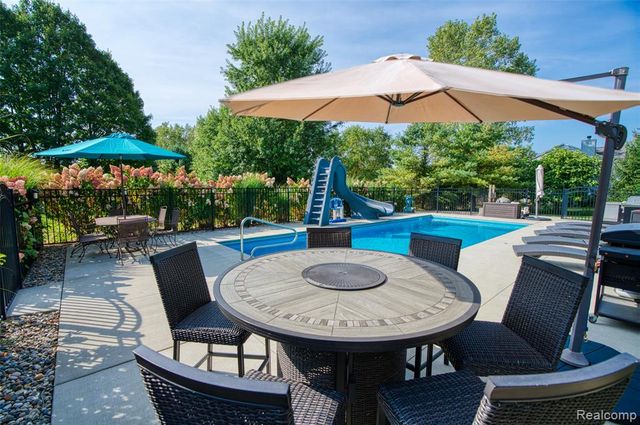 2686 Magnolia Garden Drive, Howell, MI 48843