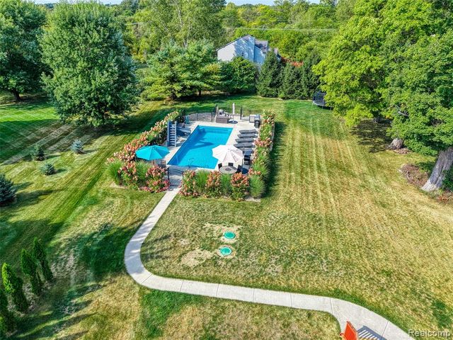 2686 Magnolia Garden Drive, Howell, MI 48843