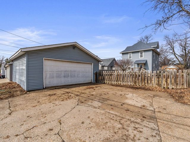 2416 21st Avenue, Rock Island, IL 61201