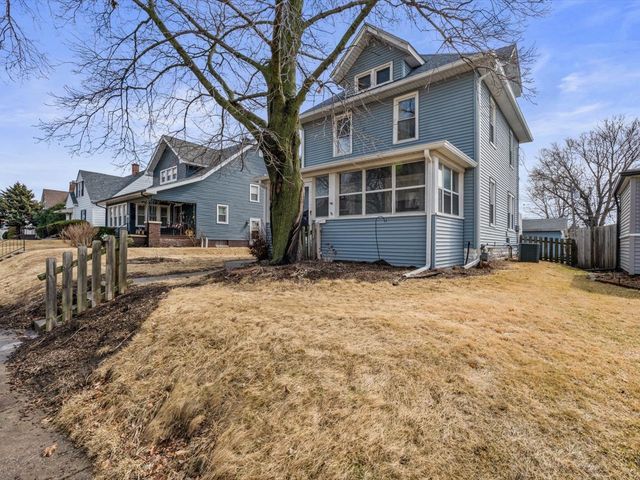 2416 21st Avenue, Rock Island, IL 61201