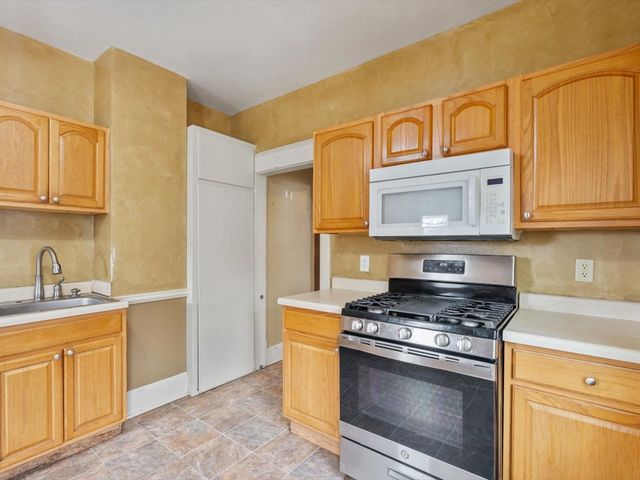 2416 21st Avenue, Rock Island, IL 61201