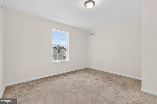 5 W SUMMIT AVE, Wilmington, DE 19804