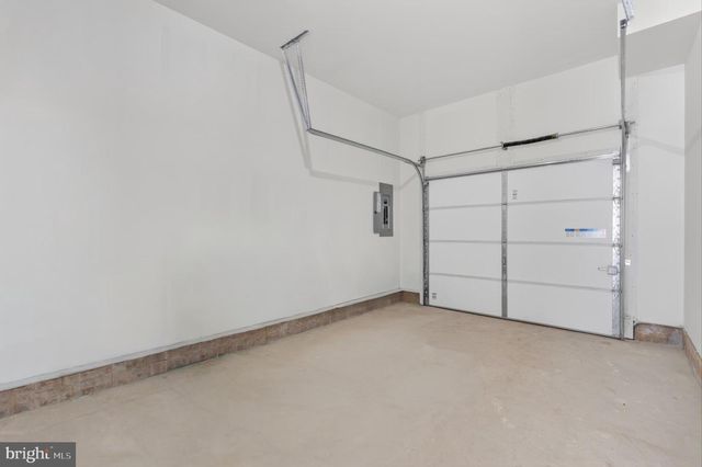 5 W SUMMIT AVE, Wilmington, DE 19804