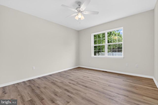 5 W SUMMIT AVE, Wilmington, DE 19804