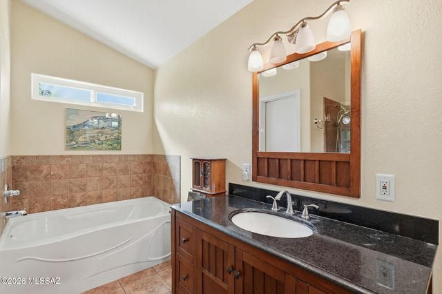 10660 E Channelside Drive, Tucson, AZ 85748