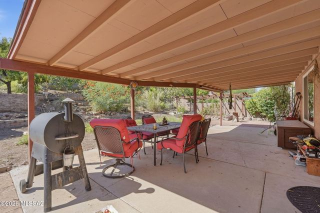 10660 E Channelside Drive, Tucson, AZ 85748