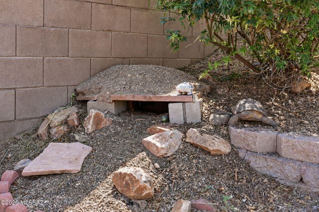 10660 E Channelside Drive, Tucson, AZ 85748