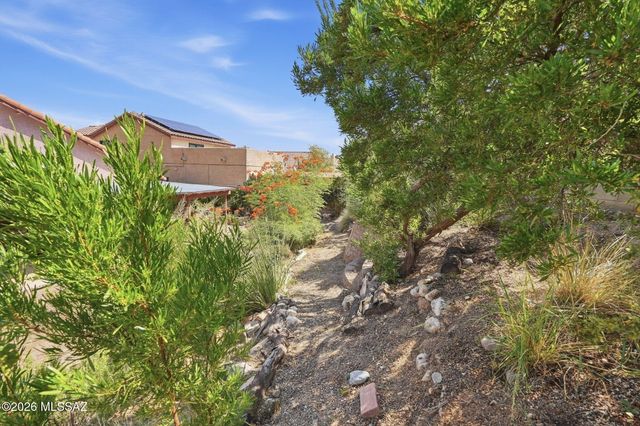 10660 E Channelside Drive, Tucson, AZ 85748