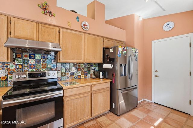 10660 E Channelside Drive, Tucson, AZ 85748