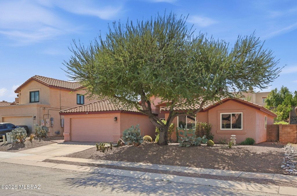 10660 E Channelside Drive, Tucson, AZ 85748
