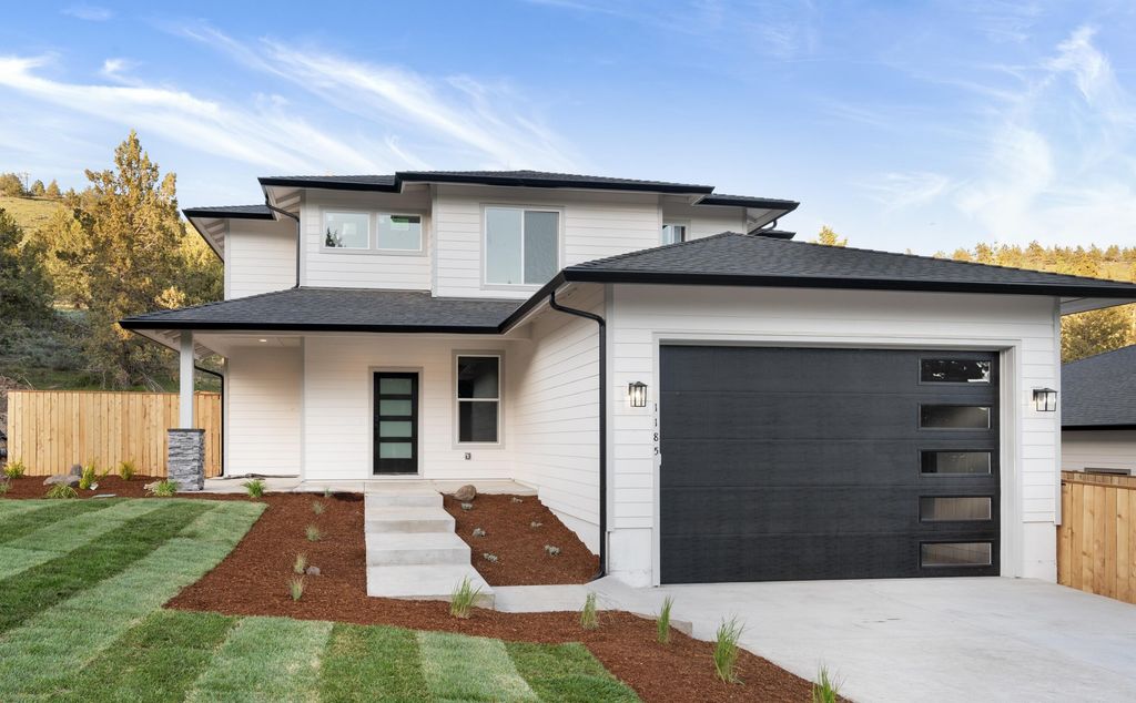 1185 Orange Blossom Drive, Klamath Falls, OR 97601