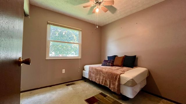 2042 Westbranch Road, Grove City, OH 43123