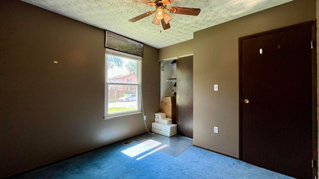 2042 Westbranch Road, Grove City, OH 43123