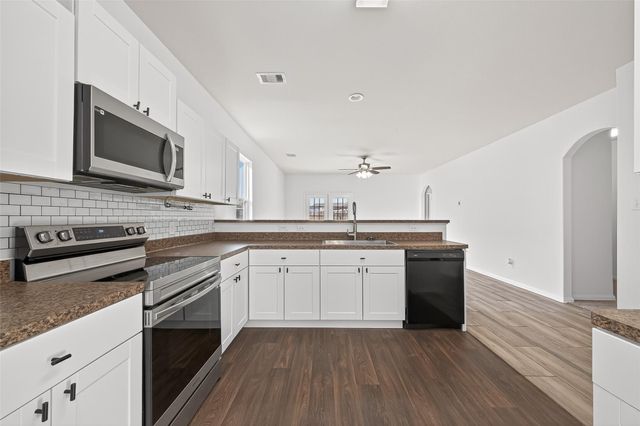 995 Lake View Circle W, Brookshire, TX 77423