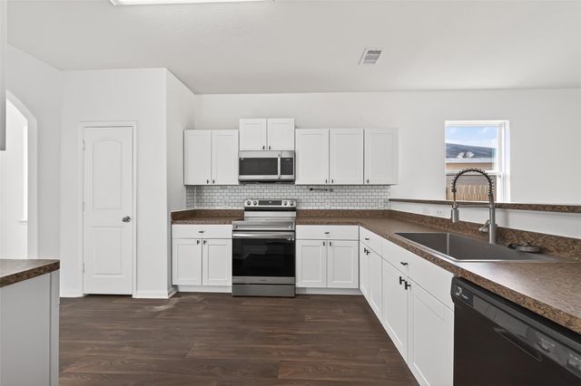 995 Lake View Circle W, Brookshire, TX 77423