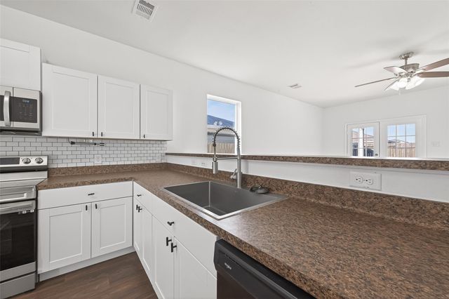 995 Lake View Circle W, Brookshire, TX 77423