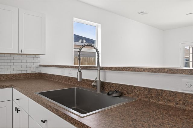 995 Lake View Circle W, Brookshire, TX 77423