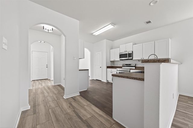 995 Lake View Circle W, Brookshire, TX 77423