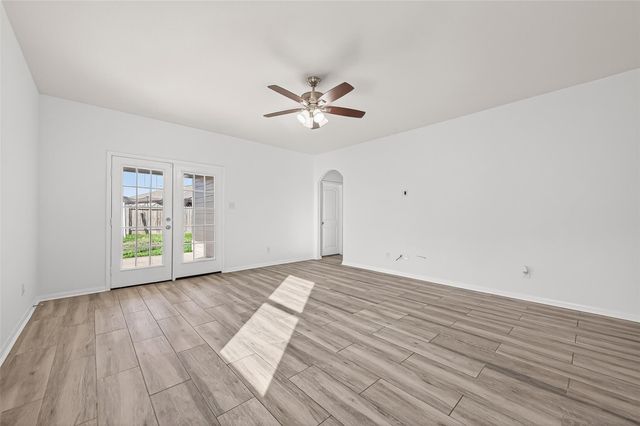 995 Lake View Circle W, Brookshire, TX 77423