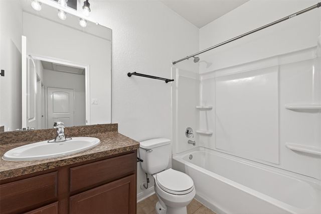 995 Lake View Circle W, Brookshire, TX 77423