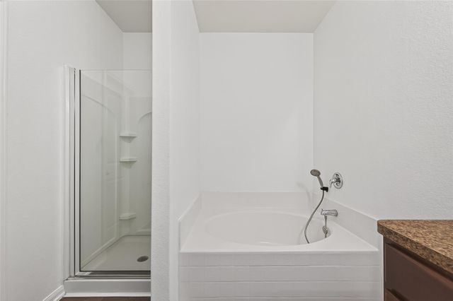 995 Lake View Circle W, Brookshire, TX 77423