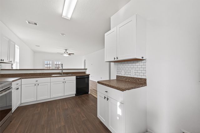 995 Lake View Circle W, Brookshire, TX 77423