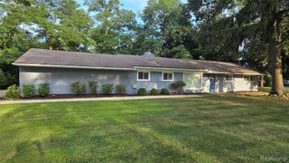 7251 N Briarcliff Knoll Drive, West Bloomfield, MI 48322