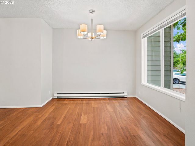47 EAGLE CREST Dr 40, Lake Oswego, OR 97035