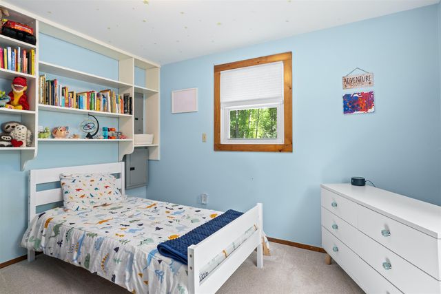 18 Owl Lane, Lee, NH 03861