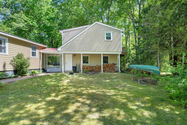 18 Owl Lane, Lee, NH 03861