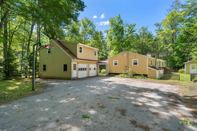 18 Owl Lane, Lee, NH 03861