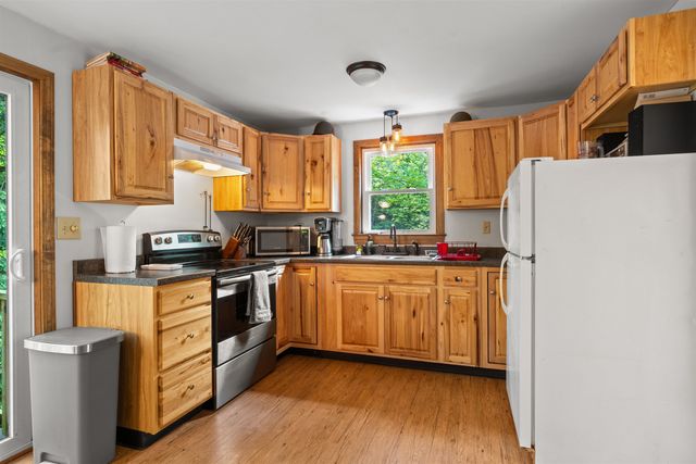 18 Owl Lane, Lee, NH 03861