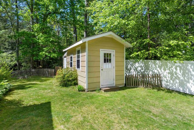 18 Owl Lane, Lee, NH 03861