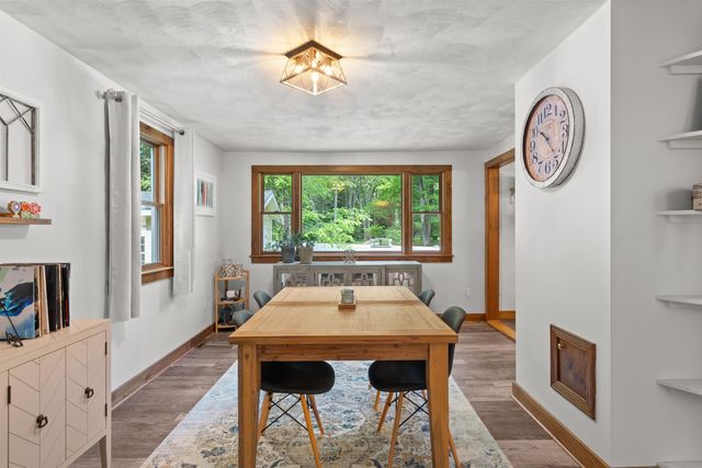18 Owl Lane, Lee, NH 03861