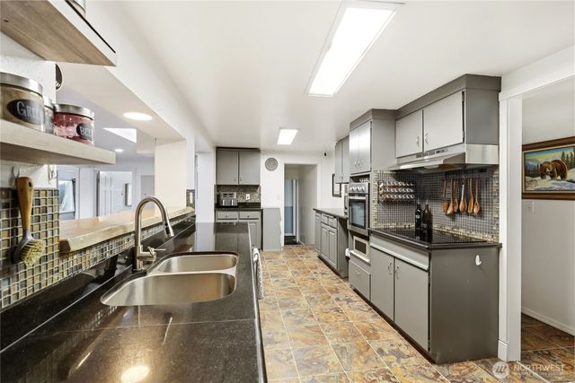 8406 Paine Street SW, Lakewood, WA 98499