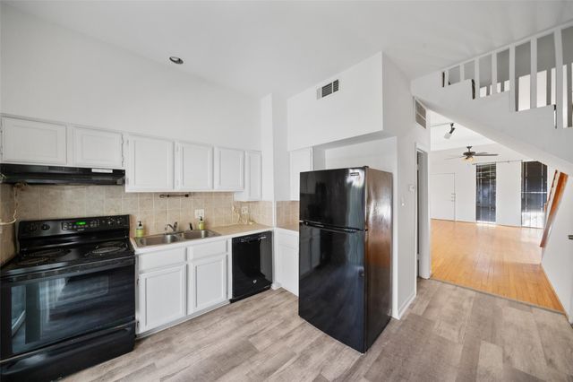 518 Hawthorne Street 2, Houston, TX 77006