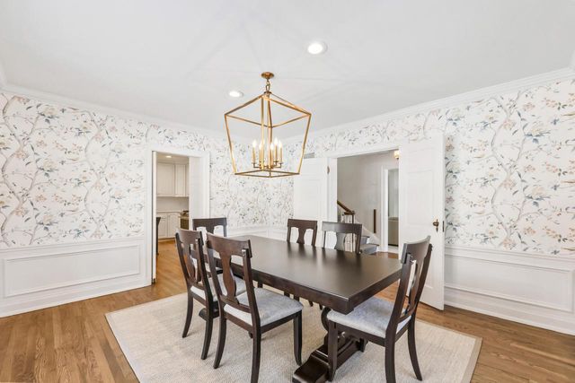 4400 N Wildwood AVENUE, Shorewood, WI 53211