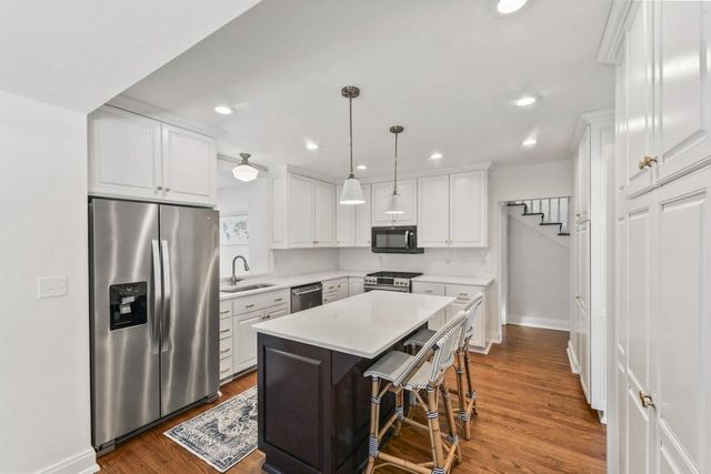 4400 N Wildwood AVENUE, Shorewood, WI 53211